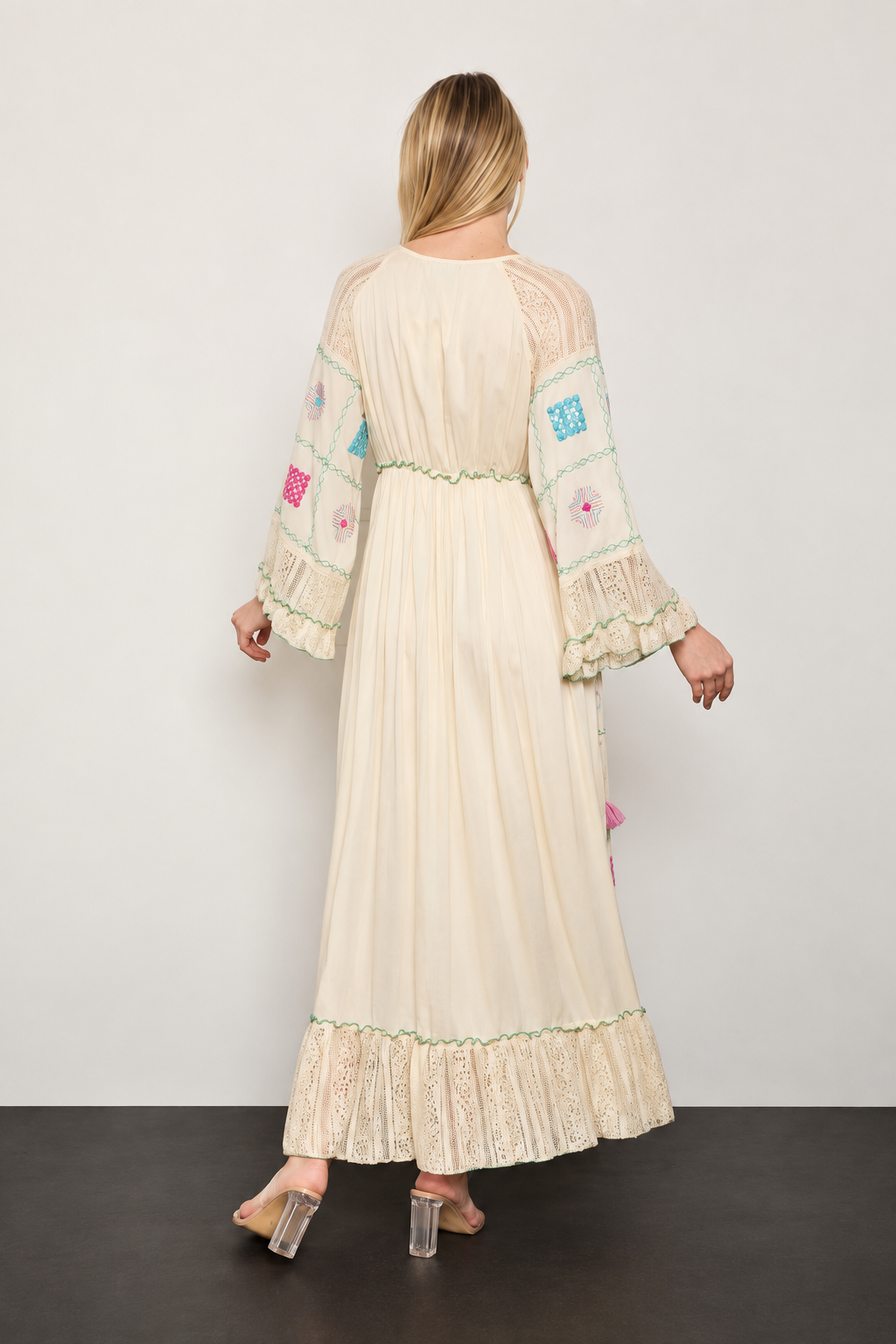 vestido de algodón con encaje
